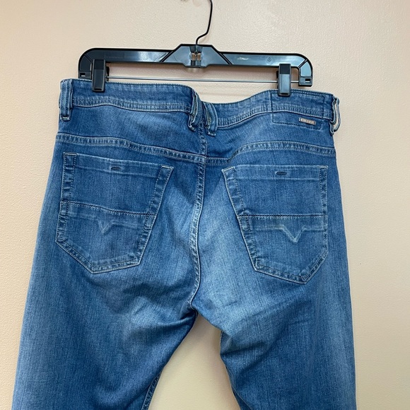 •MENS Diesel distressed jean - Picture 4 of 9